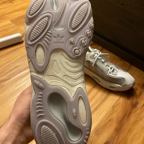 Adidas adiplus shoes they glow in the dark - Picture 3 of 3